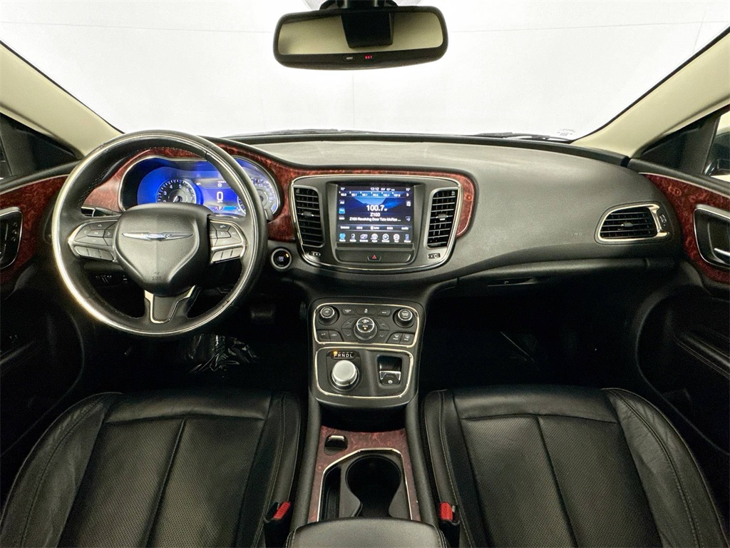 2015 Chrysler 200 C photo 4