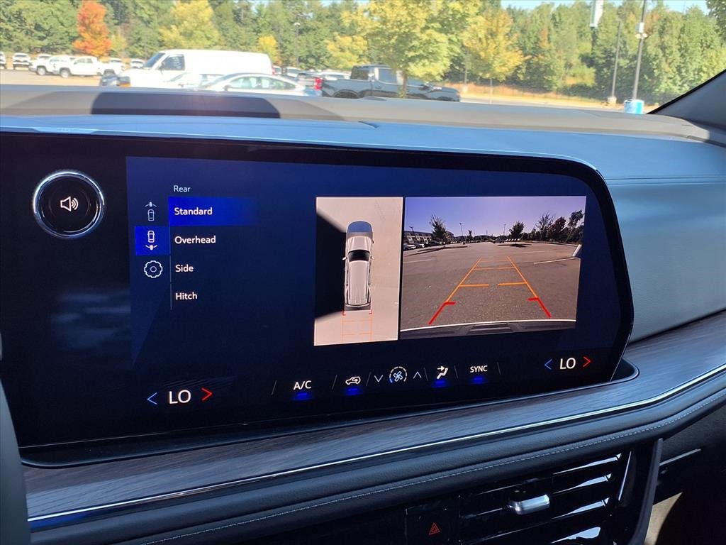 2025 Chevrolet Tahoe LS photo 4