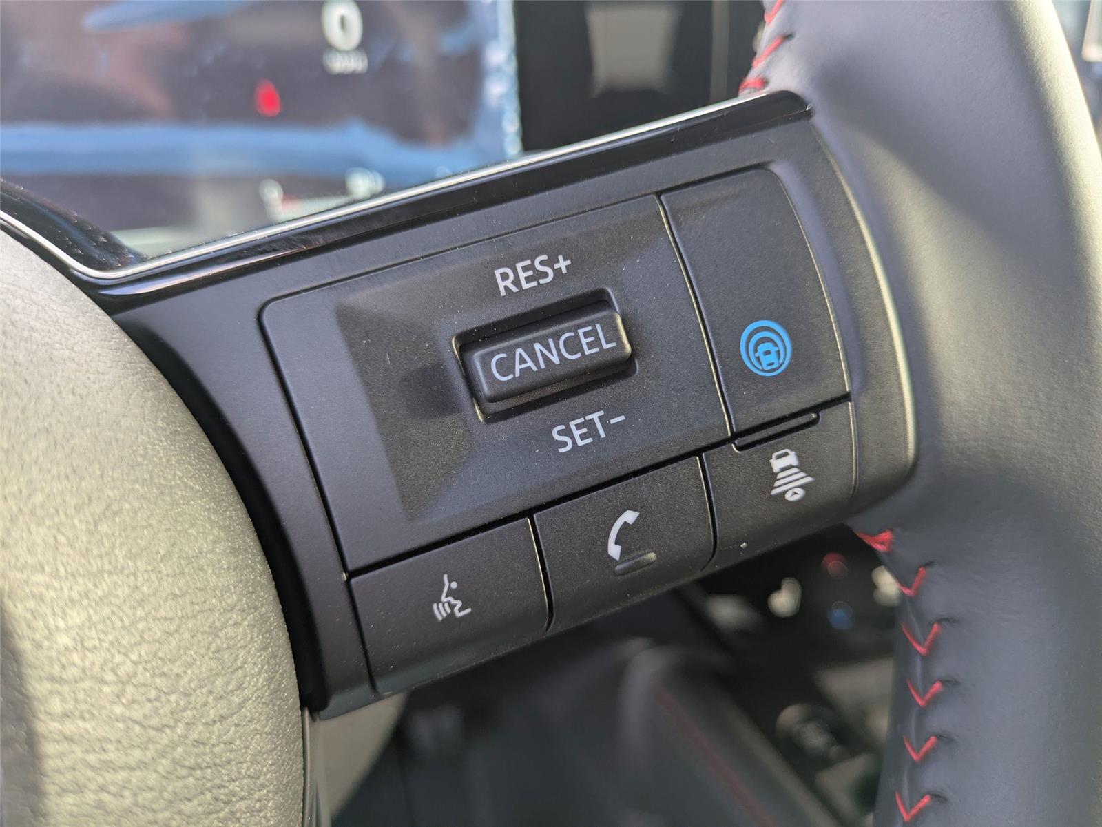 2026 Nissan Kicks SR photo 16