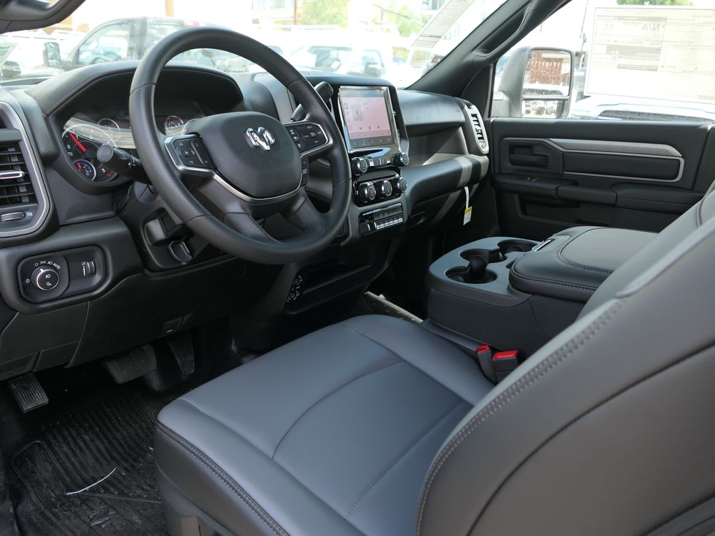 2026 Ram 3500 Tradesman photo 8