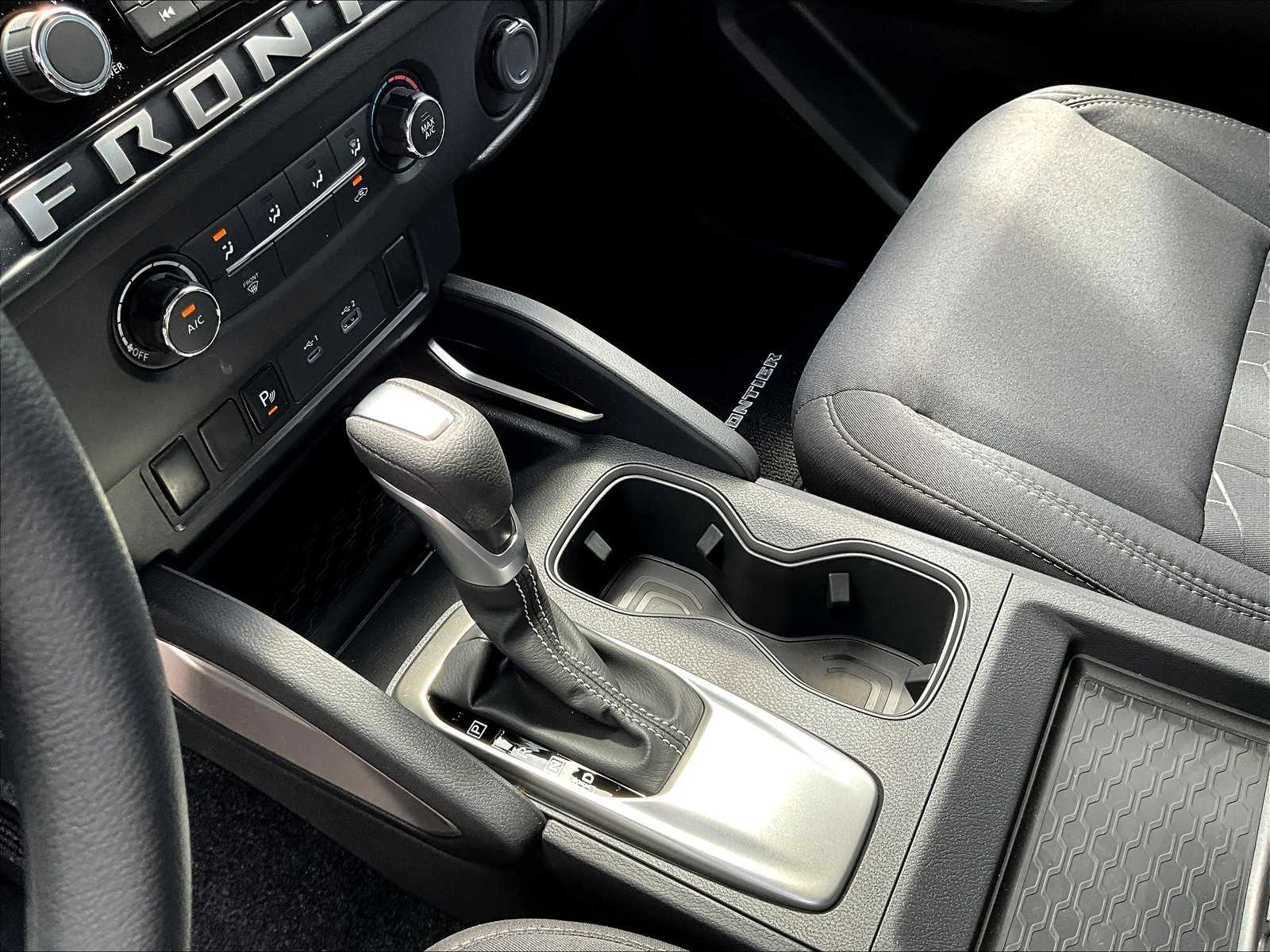 2025 Nissan Frontier SV photo 19