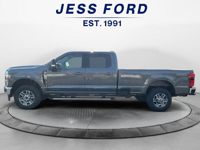 2026 Ford F-350 Lariat photo 2