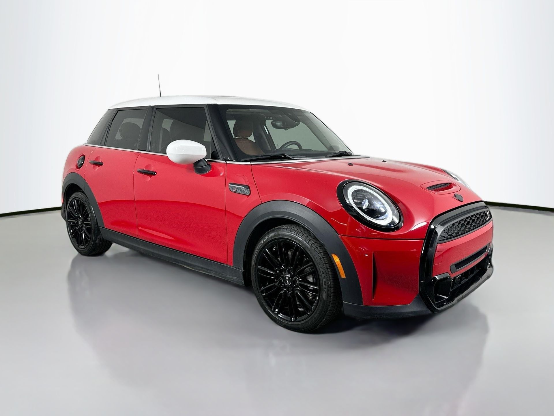 2023 Mini Cooper S Iconic photo 3