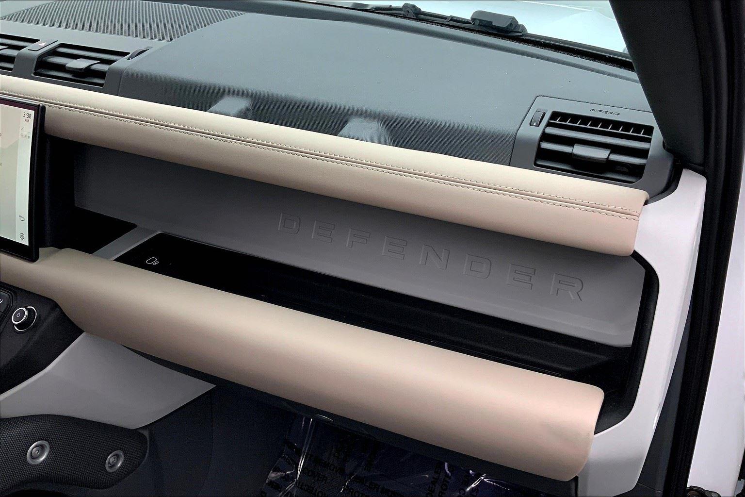 2022 Land Rover Defender X-Dynamic HSE 110 photo 16