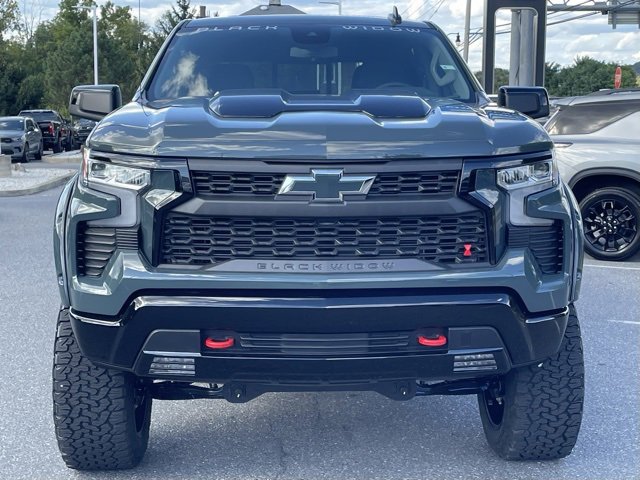 2025 Chevrolet Silverado 1500 LT Trail Boss photo 2