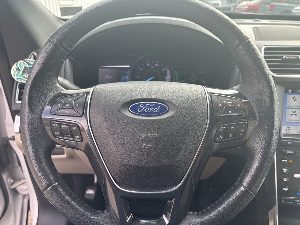 2019 Ford Explorer Limited photo 11