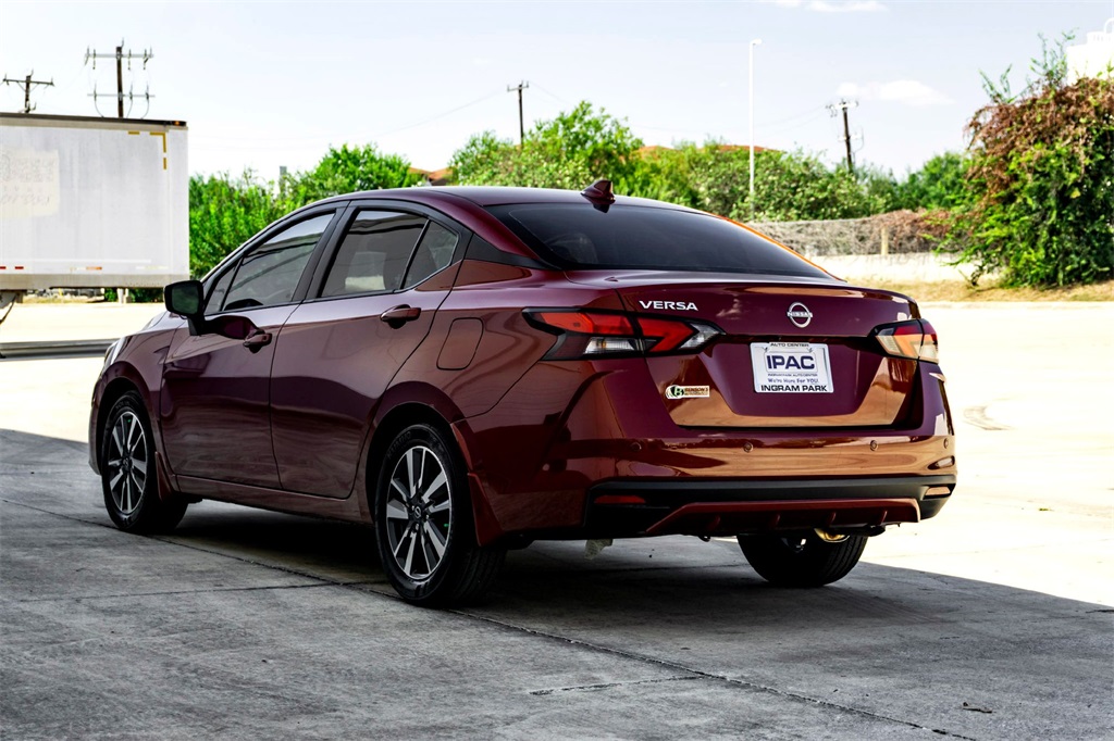 2025 Nissan Versa SV photo 4