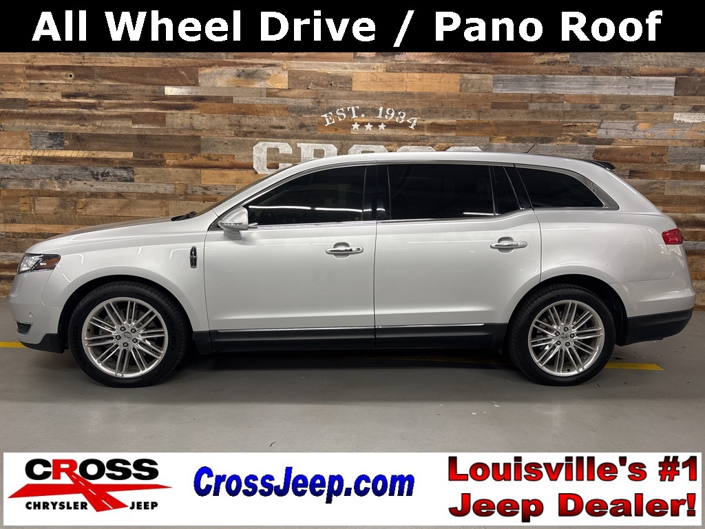 2019 Lincoln MKT Reserve's photo
