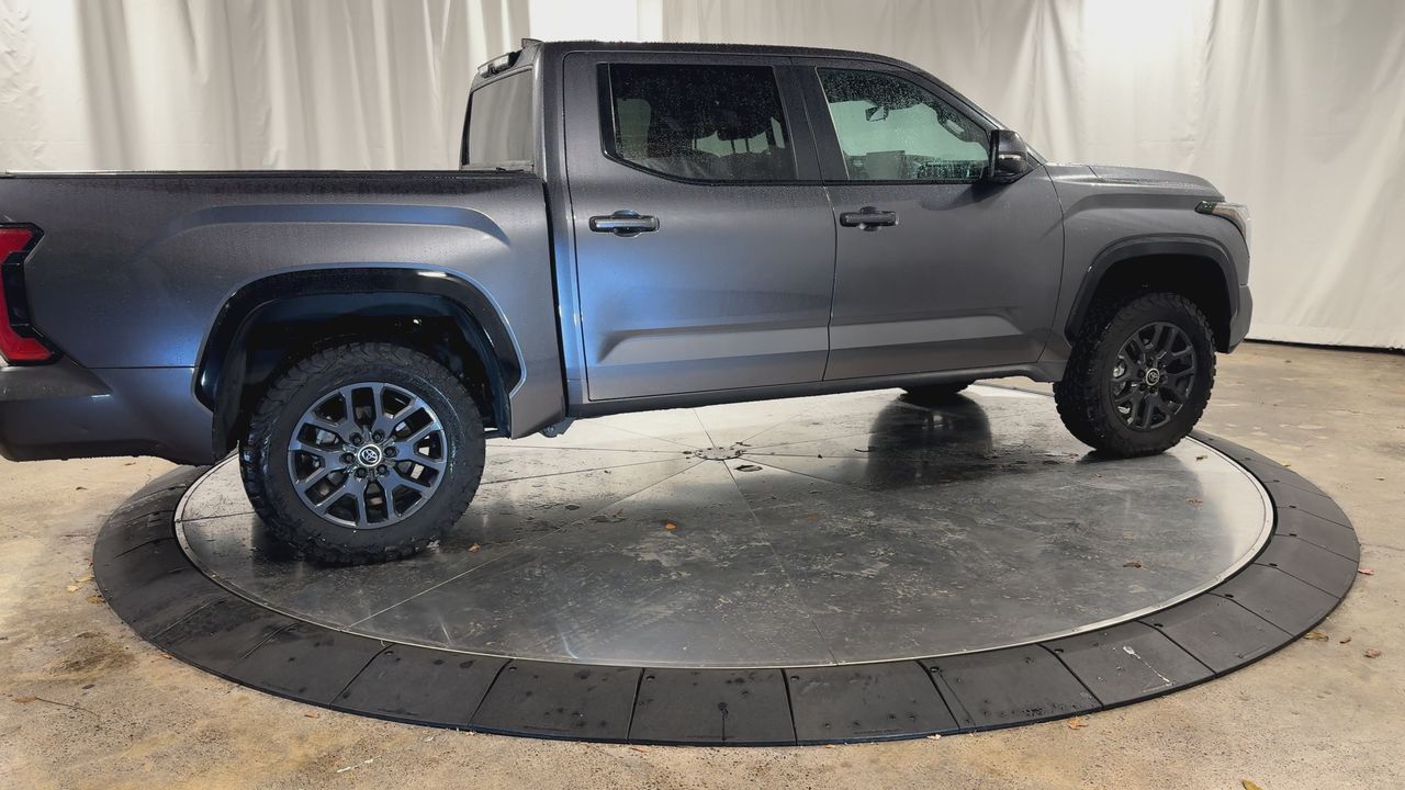2024 Toyota Tundra Platinum photo 2
