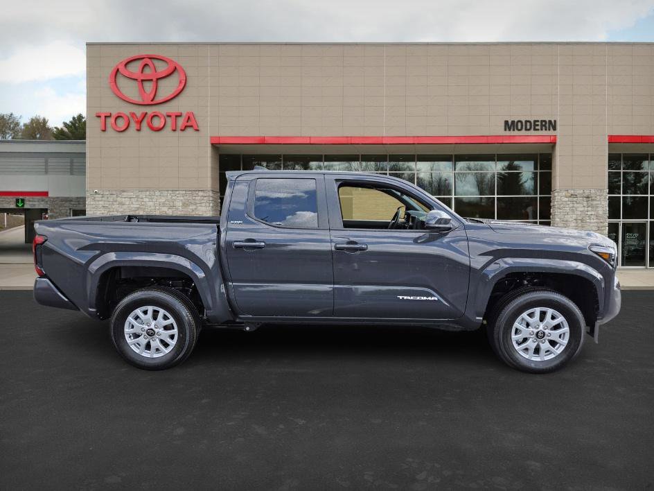 2025 Toyota Tacoma SR5 photo 4