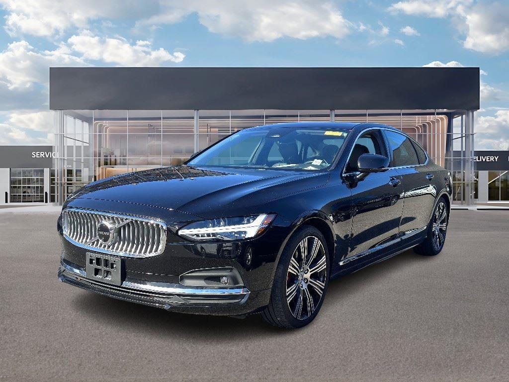 2022 Volvo S90