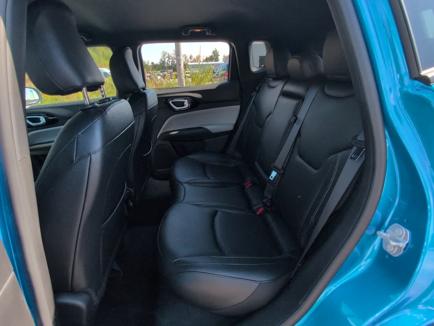 2025 Jeep Compass Limited photo 14
