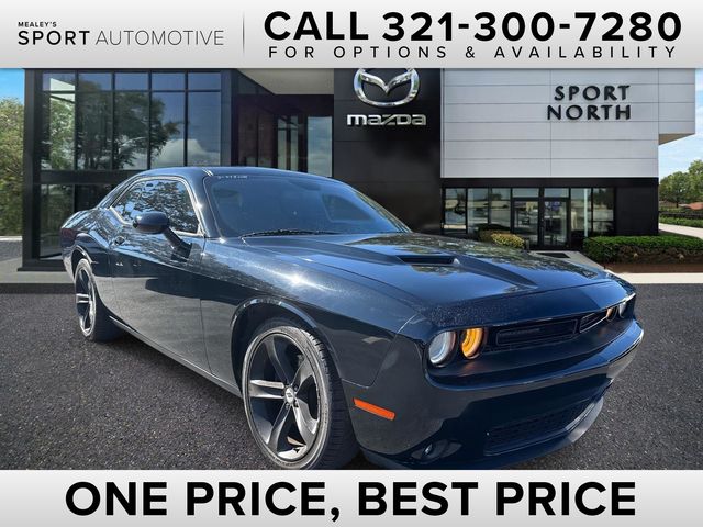 2017 Dodge Challenger SXT's photo