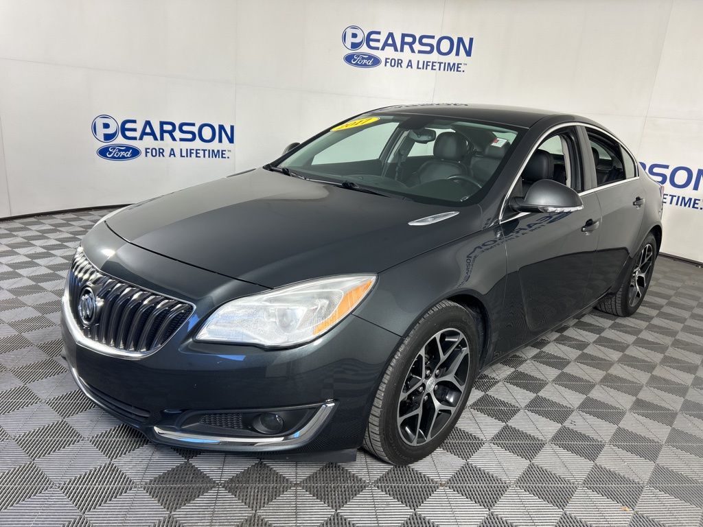 2017 Buick Regal Sport Touring's photo