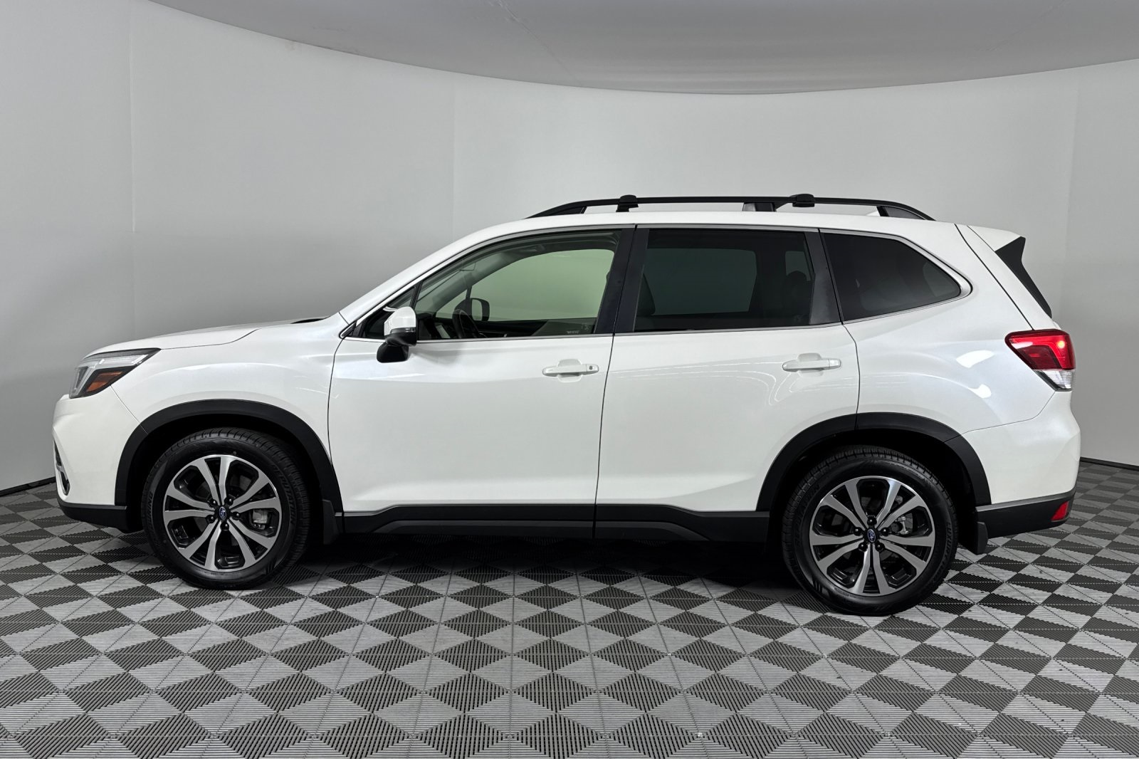 2021 Subaru Forester Limited photo 6