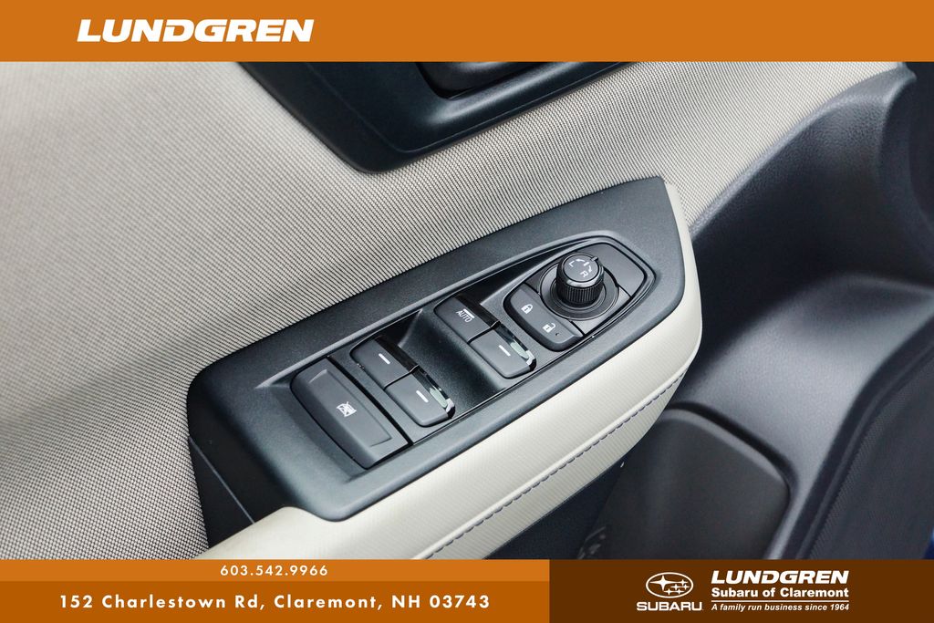 2025 Subaru Forester Base photo 9