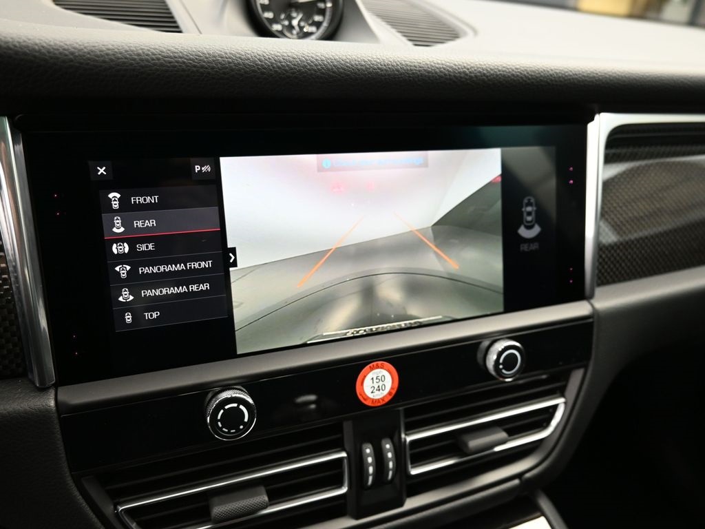 2026 Porsche Macan S photo 22