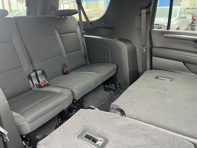 2025 Chevrolet Suburban LS photo 17