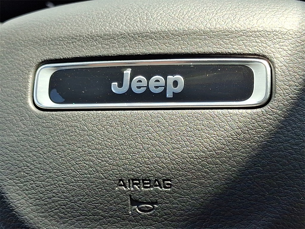 2025 Jeep Compass Limited photo 17