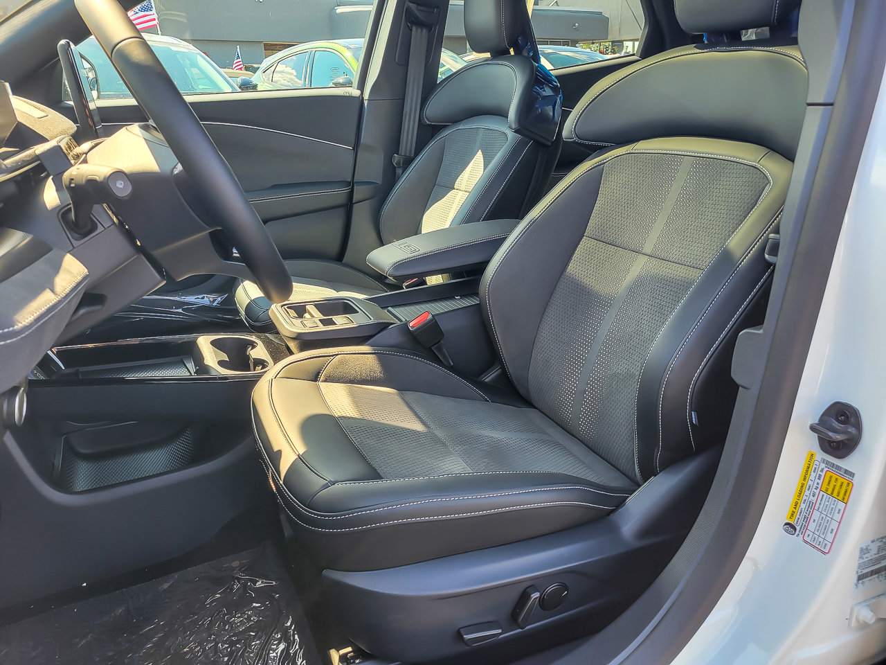 2025 FORD MUSTANG MACH-E - Image 9