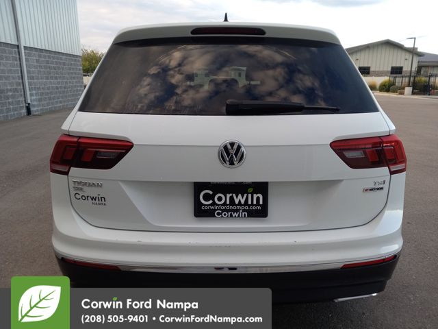 2018 Volkswagen Tiguan SEL photo 3
