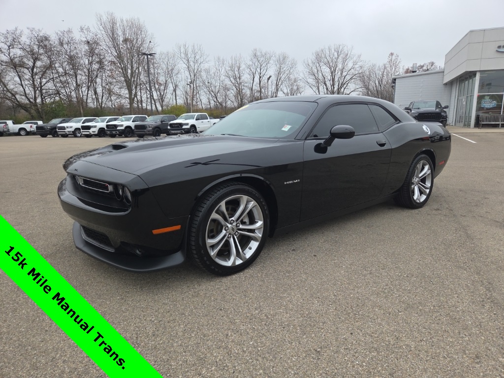 2022 Dodge Challenger R/T photo 3