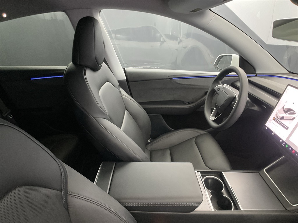 2026 Tesla Model Y Long Range photo 23