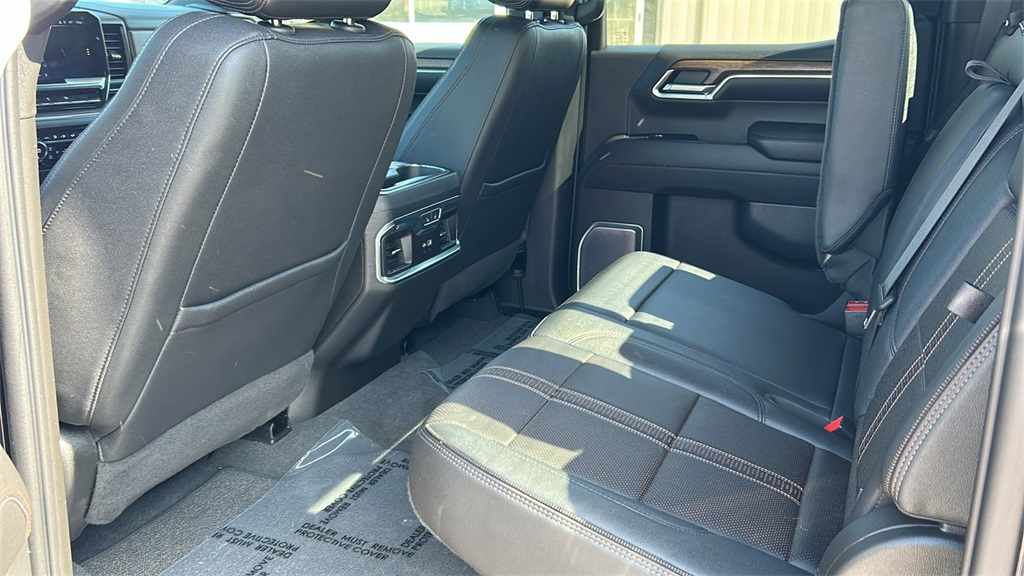 2023 Chevrolet Silverado 1500 High Country photo 19