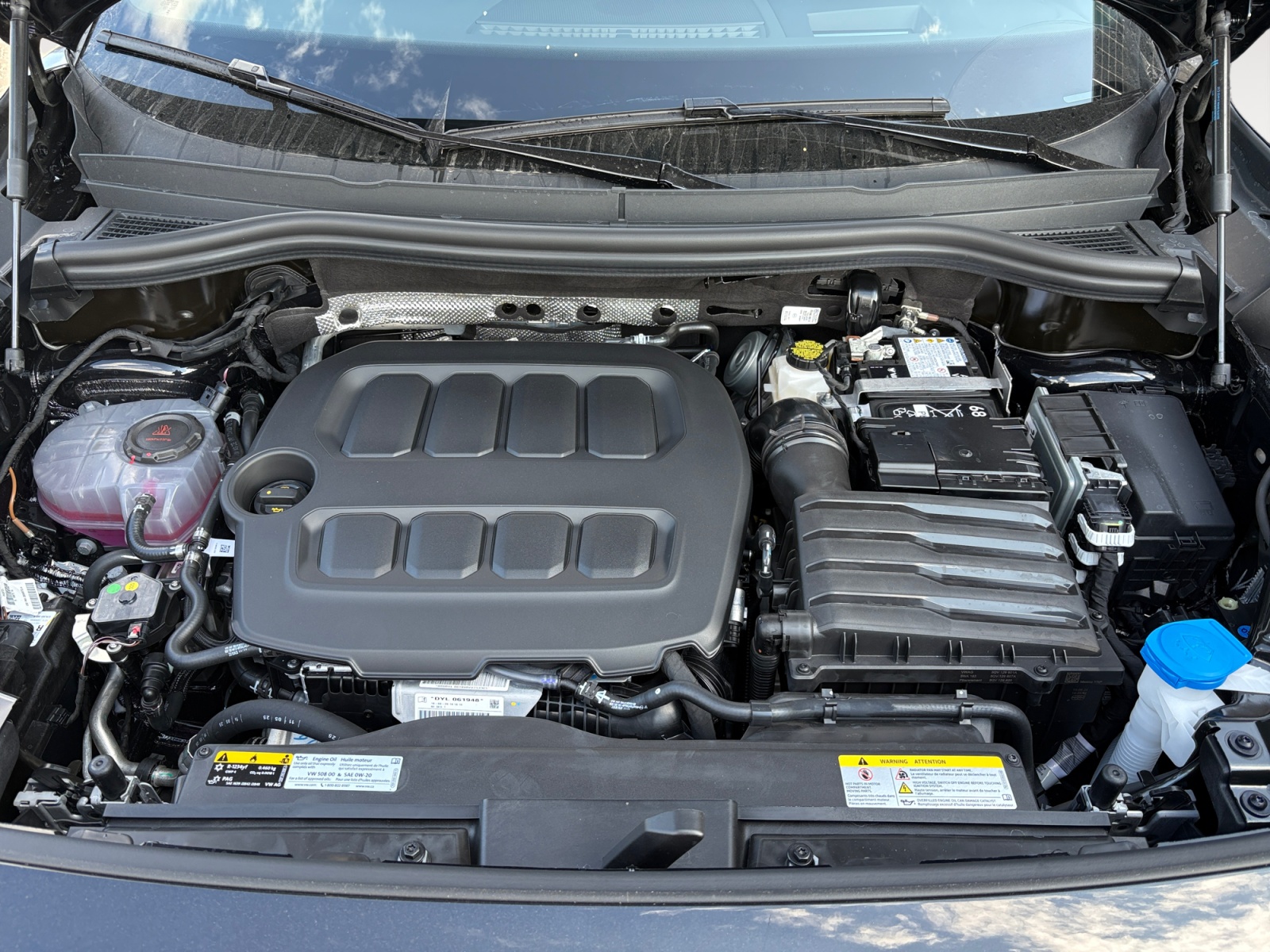 2025 Volkswagen Tiguan SE R-Line Black photo 10