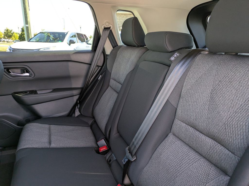 2026 Nissan Rogue SV photo 11