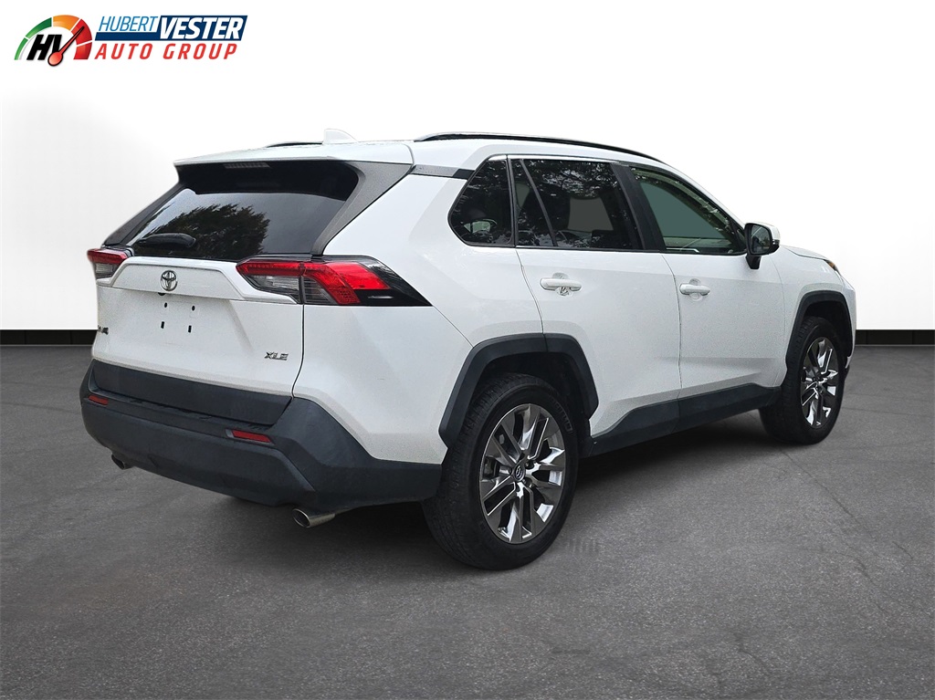 2019 Toyota RAV4 XLE Premium photo 5