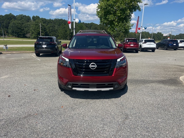 2025 Nissan Pathfinder Platinum photo 2