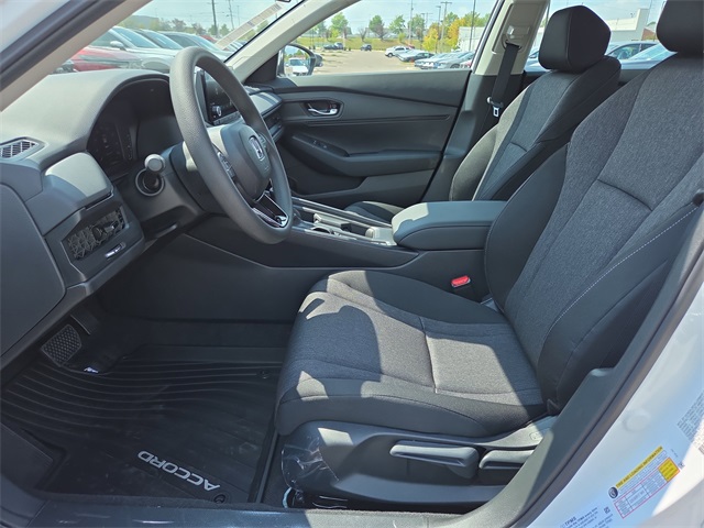 2025 Honda Accord LX photo 5