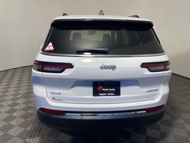 2025 Jeep Grand Cherokee Limited photo 2