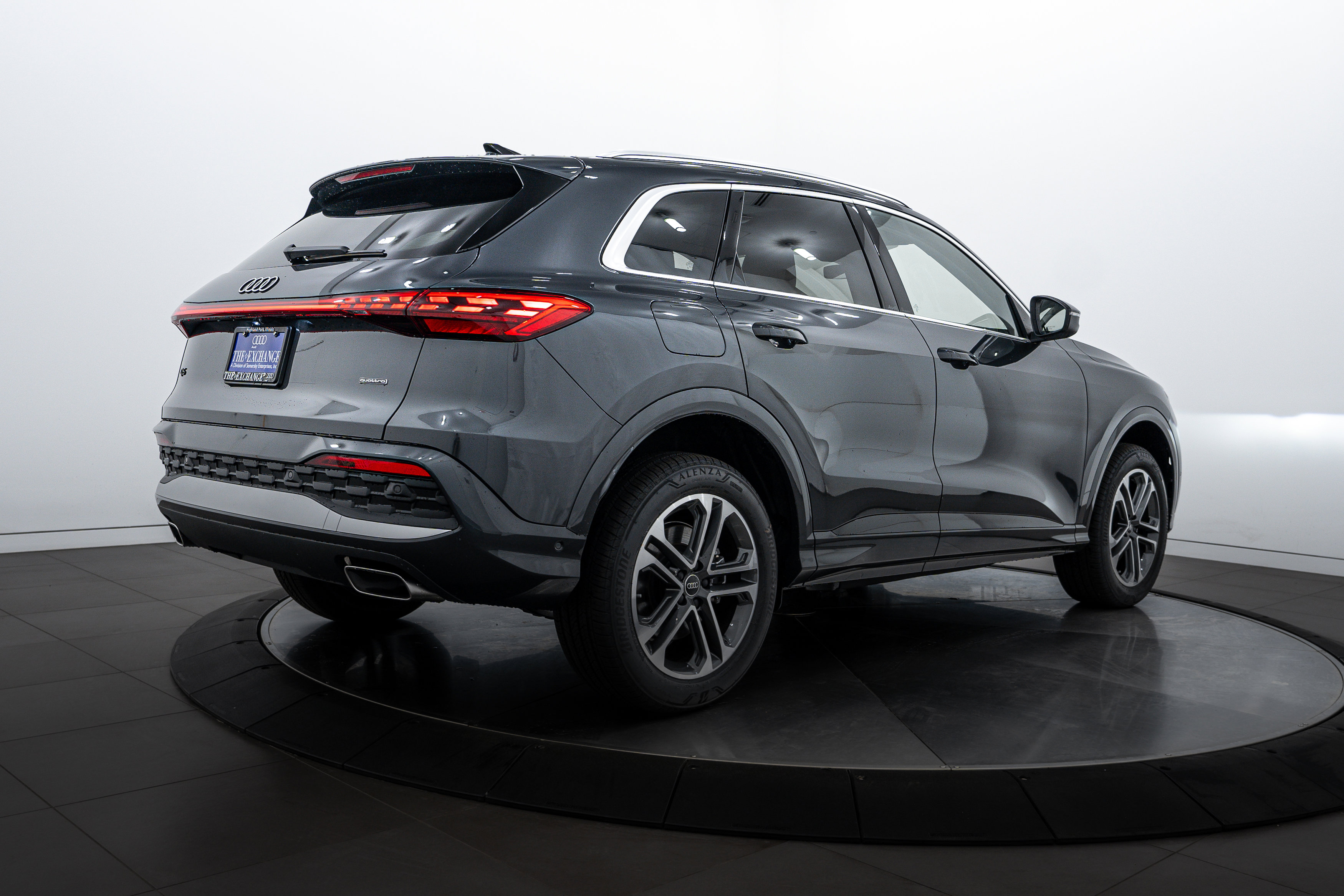 2025 Audi Q5 Premium Plus photo 4