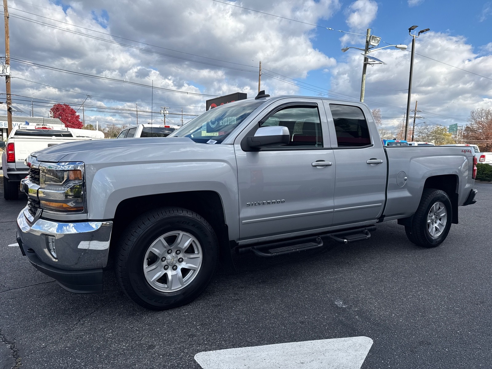 2017 Chevrolet Silverado 1500 LT photo 3