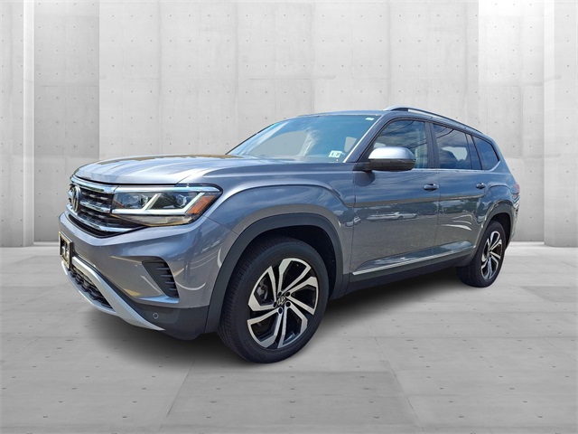 2022 Volkswagen Atlas SEL photo 2