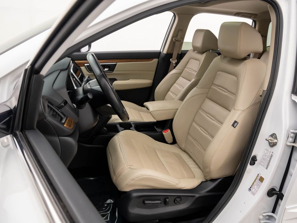 2019 Honda CR-V Touring photo 11