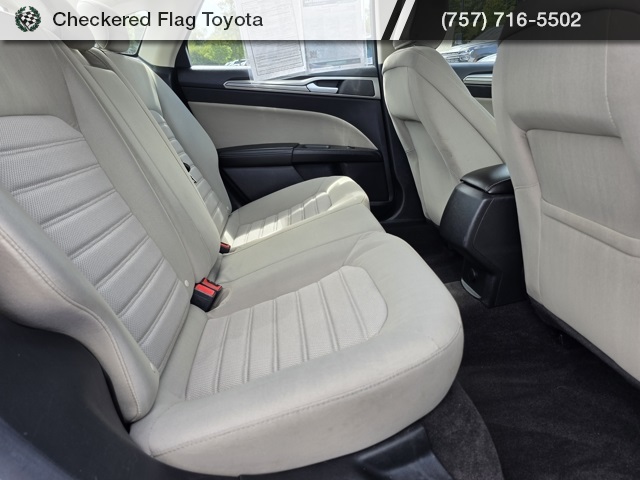 2020 Ford Fusion S photo 42