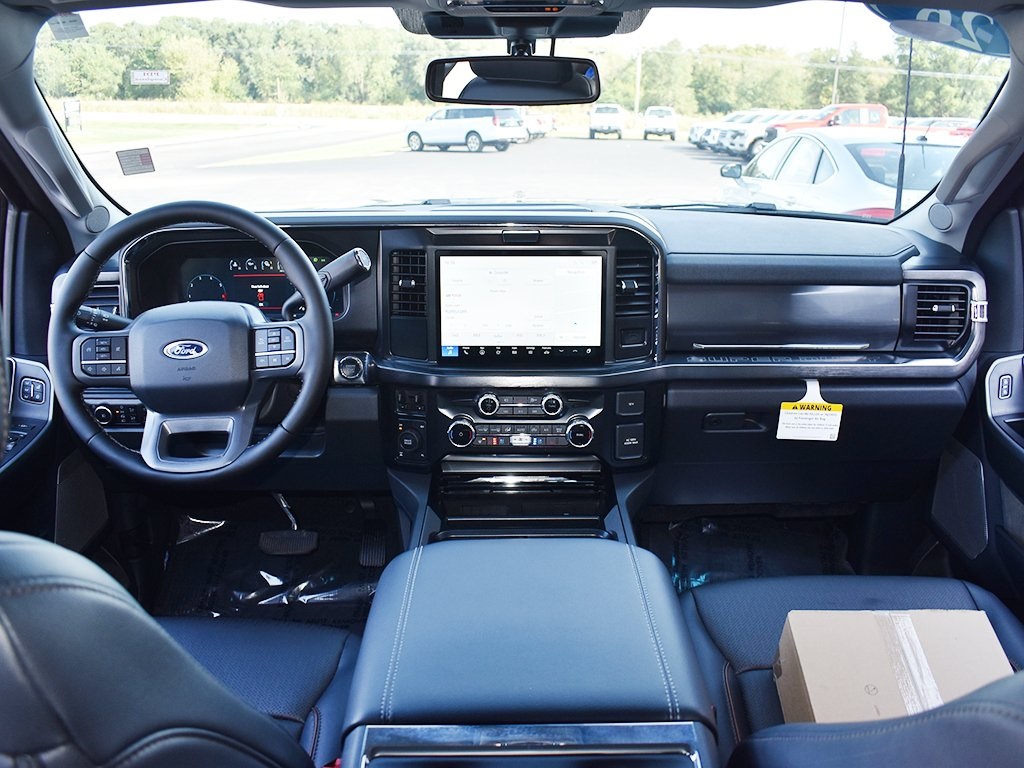 2026 Ford F-250 Lariat photo 3