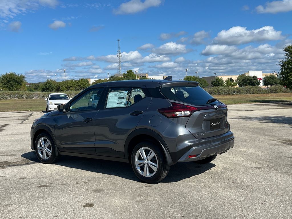2025 Nissan Kicks Play S photo 9