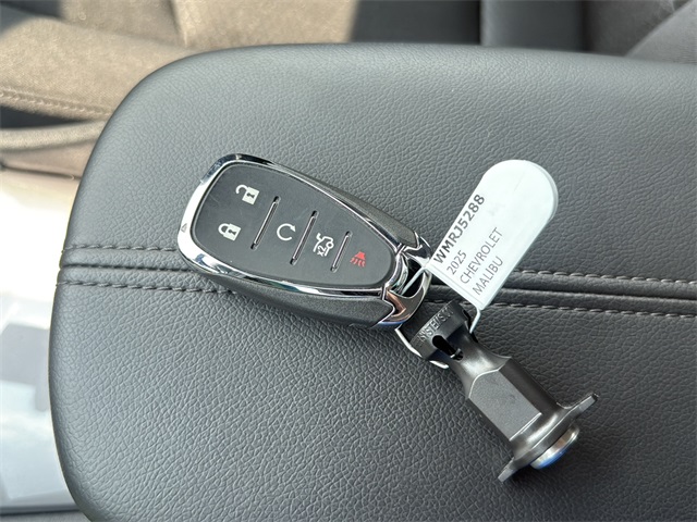 2025 Chevrolet Malibu 1LT photo 7