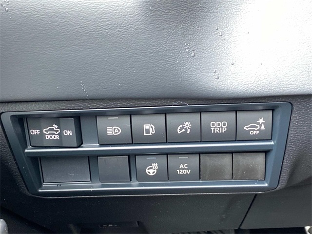 2025 Toyota Tundra Platinum CrewMax photo 16