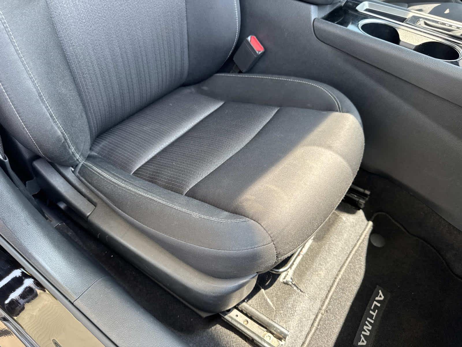 2021 Nissan Altima 2.5 SV photo 22