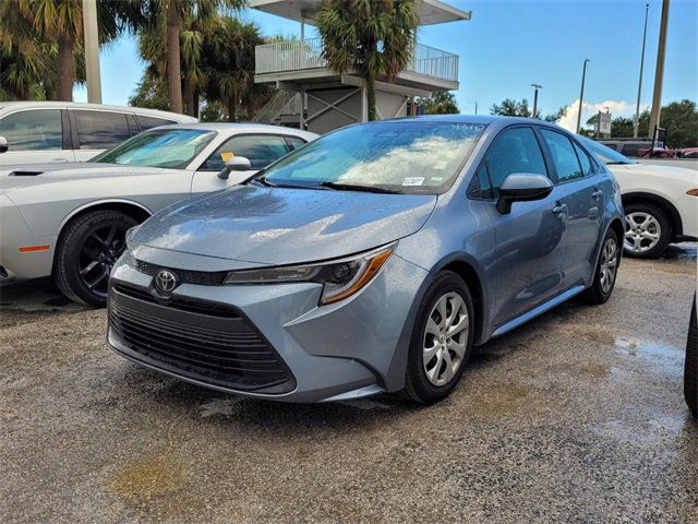 2023 Toyota Corolla LE photo 3