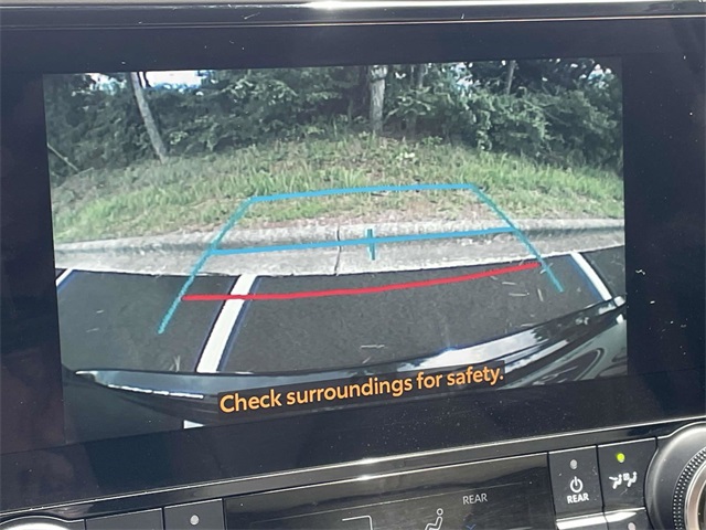 2023 Toyota Highlander L photo 14