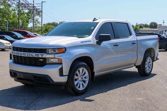 Used 2021 Silver Ice Metallic Chevrolet Custom image 6