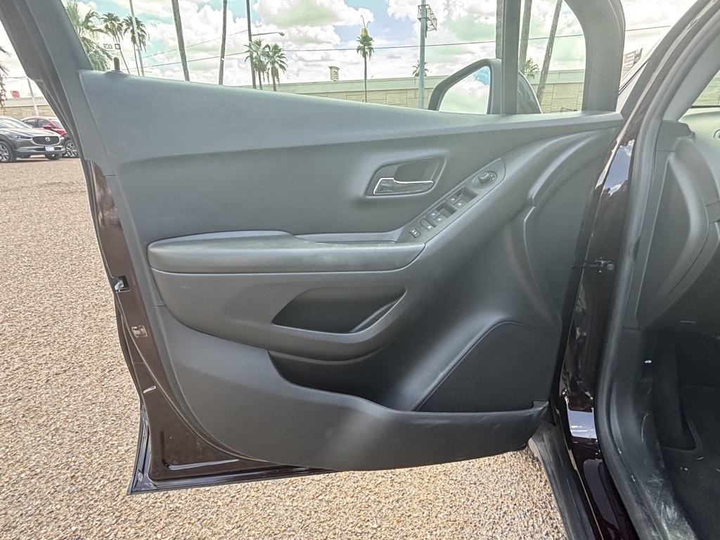 2022 Chevrolet Trax LT photo 6