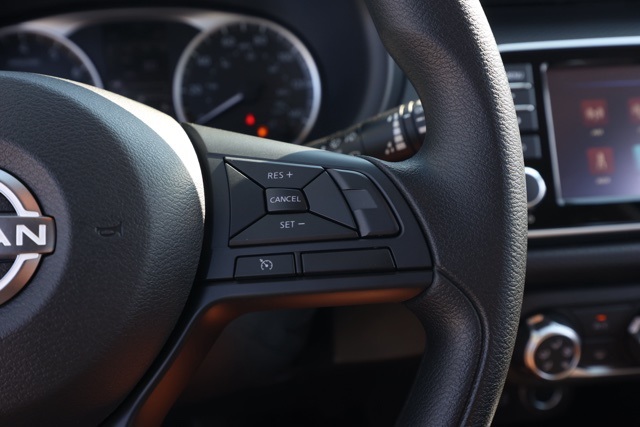 2025 Nissan Kicks Play S photo 25