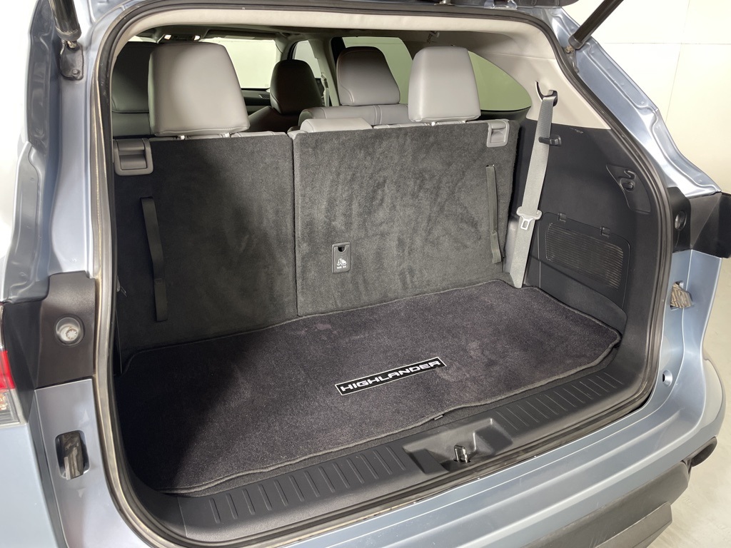 2021 Toyota Highlander XLE photo 39